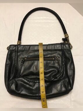 Classic Black Leather Shoulder Bag - Unbranded